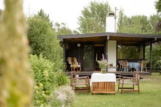Unique House Surrounded By Willow Trees - Yderby - 0