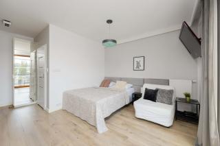 Comfortable Studio in Warsaw with Parking by Noclegi Renters - Warsaw - 4