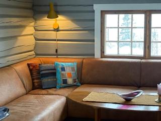 Modernized Log Cabin With Views Of The Mountains - 4