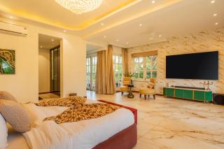 Mediterranean 5 BHK Hideaway with Pool near Popular Beaches - Calangute - 1