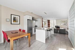 Waterfront 2 Bed, 2 Bath & Pool - Paihia - 4