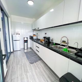 Executive living two bedroom apartment with fully equipped gym swimming pool children playing ground and amazing scenic city views - Nairobi - 2