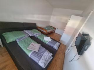 TWO Self-Check-In, 3km freeway, Free-Parking Playstation - - 8