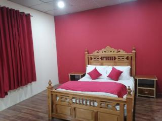 Neelum Lodges & Khan Shinwari Restaurant - 3