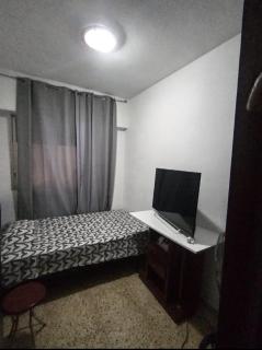 Habitación cama grande doble 150 x190 TV wifi - Alicante - 4