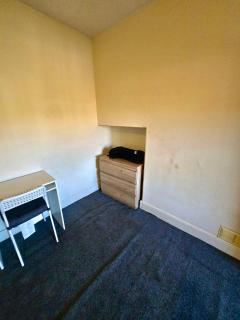 Cozy Room - Shared Amenities in Bostock Avenue - Kingsthorpe - 5