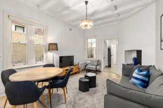 Cozy 2BR Stay Near Barangaroo & The Rocks - 0