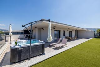 Penthouse Alure - 4