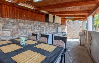 Beautiful Apartment In Bribir With Wifi - 3