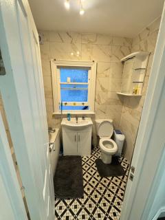 Absam Homes - London - 5