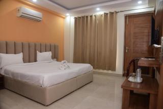 Hotel Holy House - Gurgaon - 1
