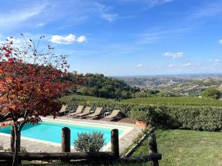 Villa With Pool And Vineyard Views In Piedmont - Cassinasco - 0