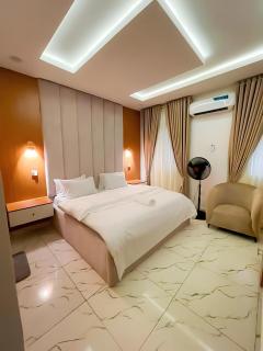 Stylish 2BR Apartment With PS5 in Gwarinpa - 8