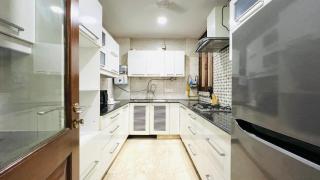 BluO 3BHK Safdarjung Enclave, Lift & Terrace Garden - 6