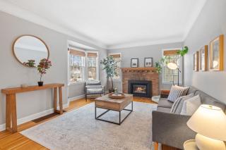 Cape Cod Charmer - Minneapolis - 9