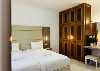 Marlita Beach Hotel Apartments - 8
