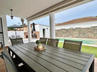 Modern 3-Bedroom Villa with Private Pool & BBQ - Cádiz - 9