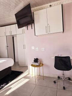 Serene Space 16 - - 9