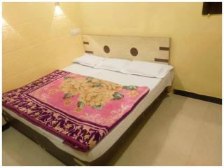 SHREE MAA TULSI PALACE GUEST HOUSE Near Shri Mahakaleshwar Jyotirlinga Temple - Fully Air Conditioning Rooms -Best Hotel IN Ujjain - Ujjain - 2