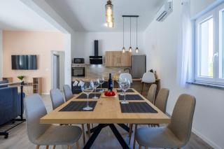 E&M Forest Retreat - 3