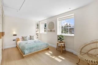 3 Bedroom Flat in London - 1