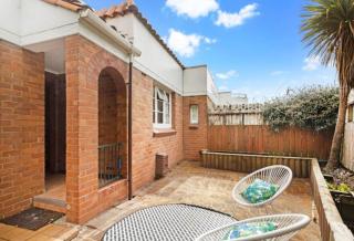 Sun-kissed house - Auckland - 0