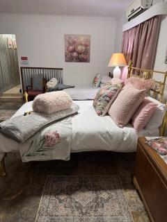 Gentle Snooze Inn - 8