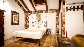 Hunter Prince Castle Hotel - 1