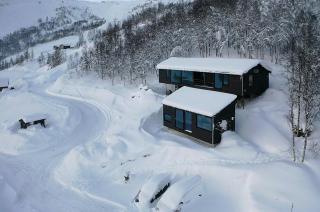 Floating Dream Cabin Embraced By Nature - 9