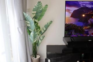 Stylish 1BR Retreat Pool & WiFi Near AUH & Masdar - Abu Dhabi - 2