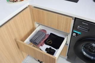 Stylish 1BR Retreat Pool & WiFi Near AUH & Masdar - Abu Dhabi - 4