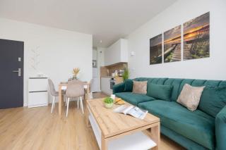 Stylish Apartment by the Lake with Balcony in Zegrze by Noclegi Renters - 2