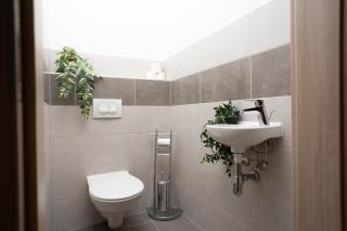 NewAtrium Residence with FREE PARKING and AC - 6