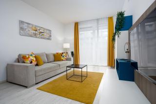 NewAtrium Residence with FREE PARKING and AC - 8