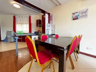 Magnificent Beachfront Holiday Homes - Mombasa - 3