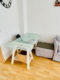 Stötteritz Holiday Apartment - 3 Rooms - 6 People - 5 beds - Balcony - Great public transport 11 minutes to the city - Leipzig - 9