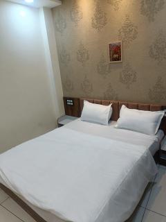 Hotel Shree Residency - - 4