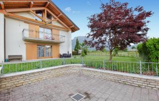 2 Bedroom Cozy Apartment In Lamon - Lamon - 1