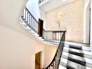 Charming Sliema Home! Steps from Sea & Promenade - Sliema - 6