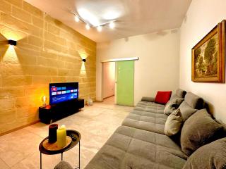 Charming Sliema Home! Steps from Sea & Promenade - Sliema - 1