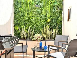 Charming Sliema Home! Steps from Sea & Promenade - Sliema - 0