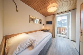 Hotel Quellenhof - Self Check-in & Adults Only - Arosa - 1