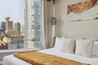 Spacious 4BR Waterview Condo with Pool near Rogers Arena for 9 - Vancouver - 5