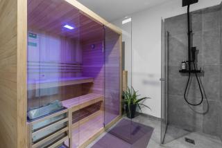 Deluxe Villa with Pool, Sauna, Jacuzzi & Playground - 8