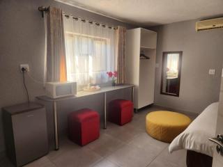Elegant Boutique Guest House - Mzinti - 3