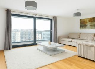 Idyllic 2 Bed Flat with Balcony in Canada Water - 0