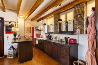 Stone Villa Retreat with Private Pool in Arachova - Arachova - 5