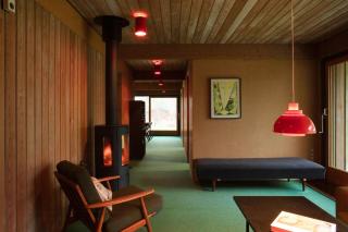 Experience Nature In Architect-Designed Cabin - 8