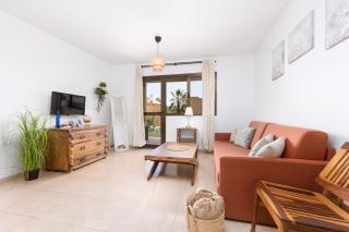 Home2Book Tranquil Oasis Apt, Pool & Terrace - 9