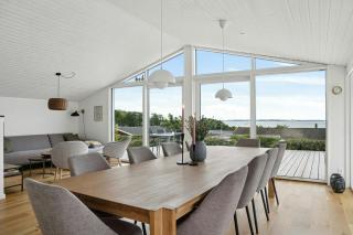 Newly Renovated Holiday Home With Aarhus Bay Views - Rønde - 1